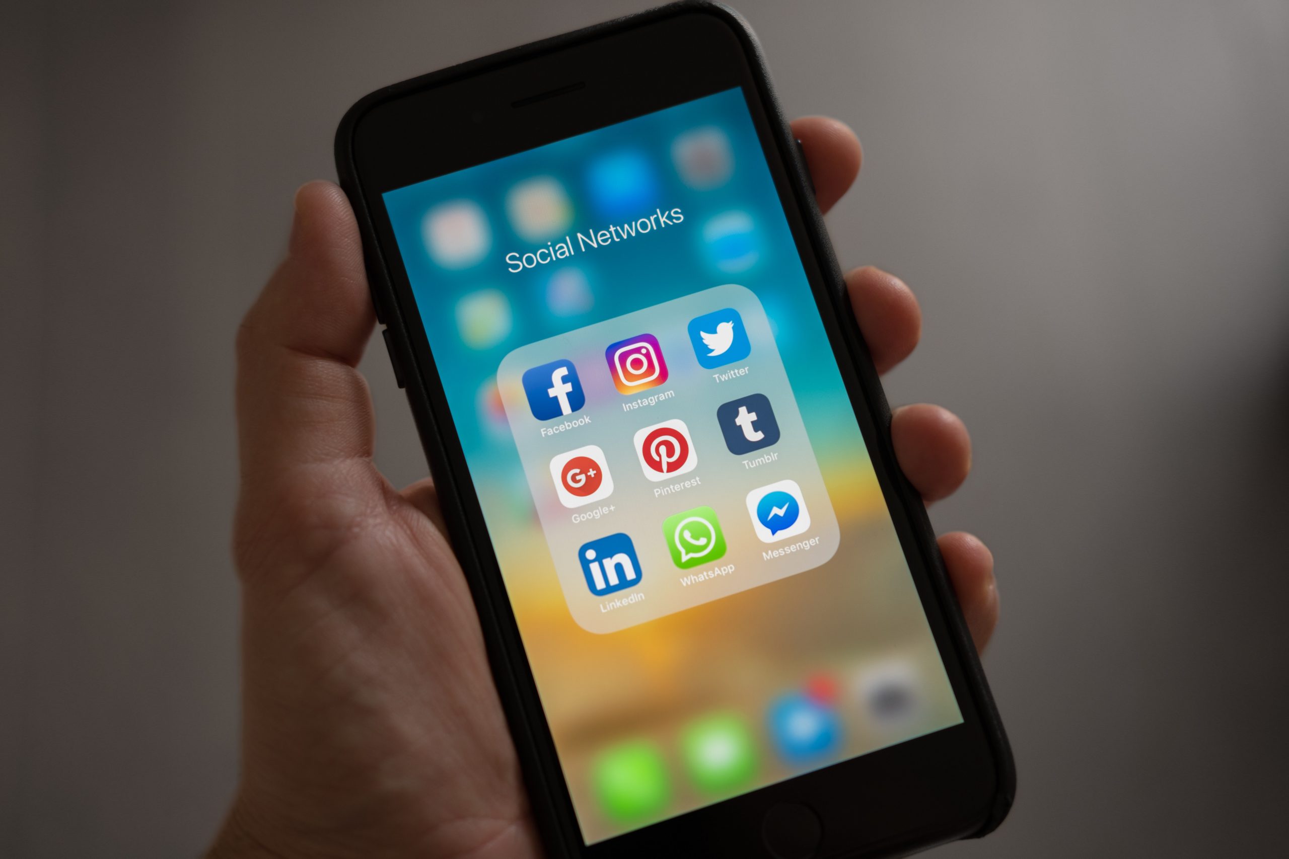 Checkt unsere Social Media Kanäle